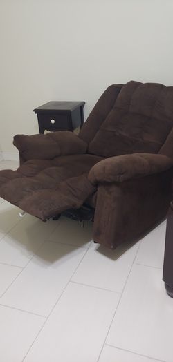 Reclinable sofa