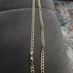 10 Kt Diamond Gold Chain With a Gold Diamond cross Pendant