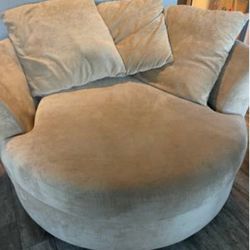 Cambri Oversized Swivel Chair