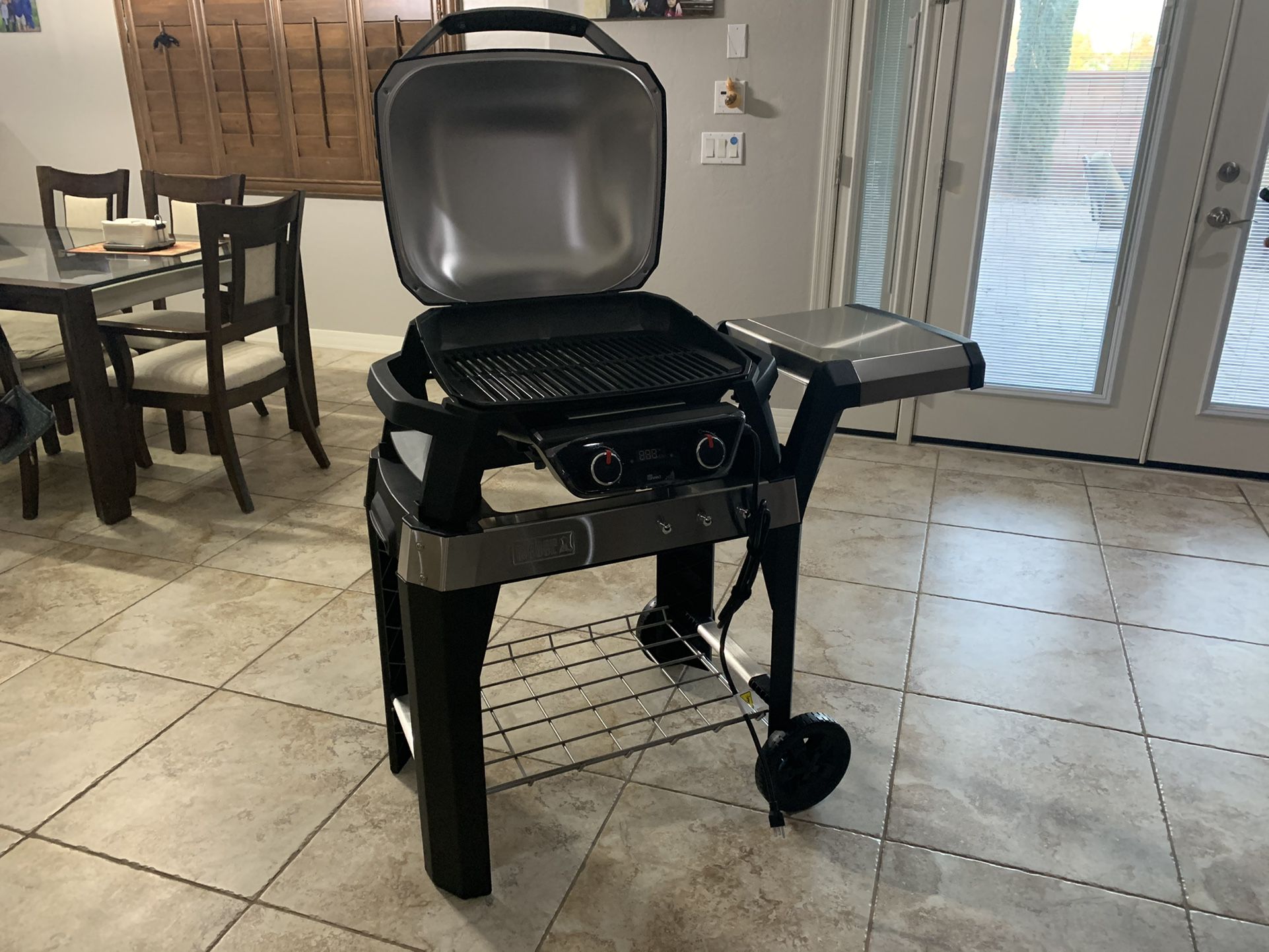 Weber Grill Pulse 2000 Smart Grill with for Sale in AZ - OfferUp