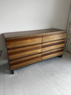 Stunning 6 drawer wooden dresser - 66L 36.5H 20D
