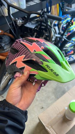 Specialized Kids Helmet 