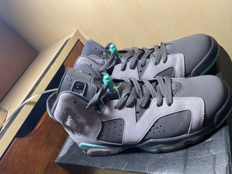 Jordan retro 6 Green Glow Size 8.5 NEW