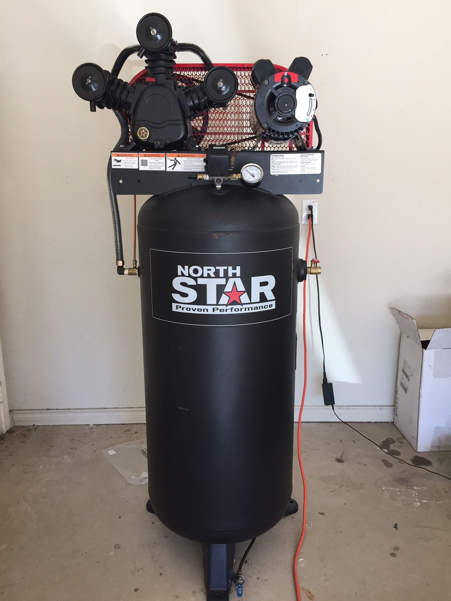 North star Air Compressor 5 HP 60 Gallons New condition for Sale in
