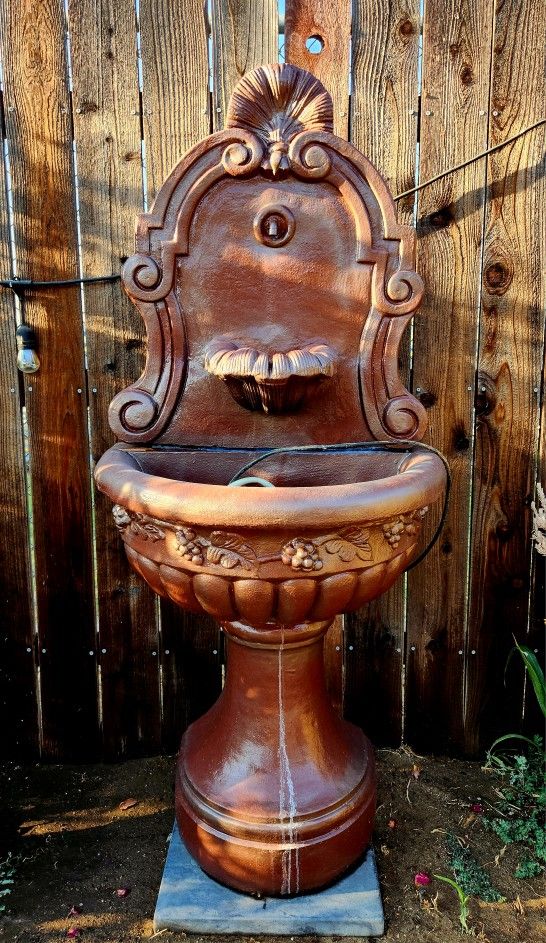 WATER FOUNTAIN