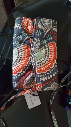 New crossbody Vera Bradley wallet