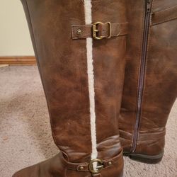 Womens Boots Size 8.5 