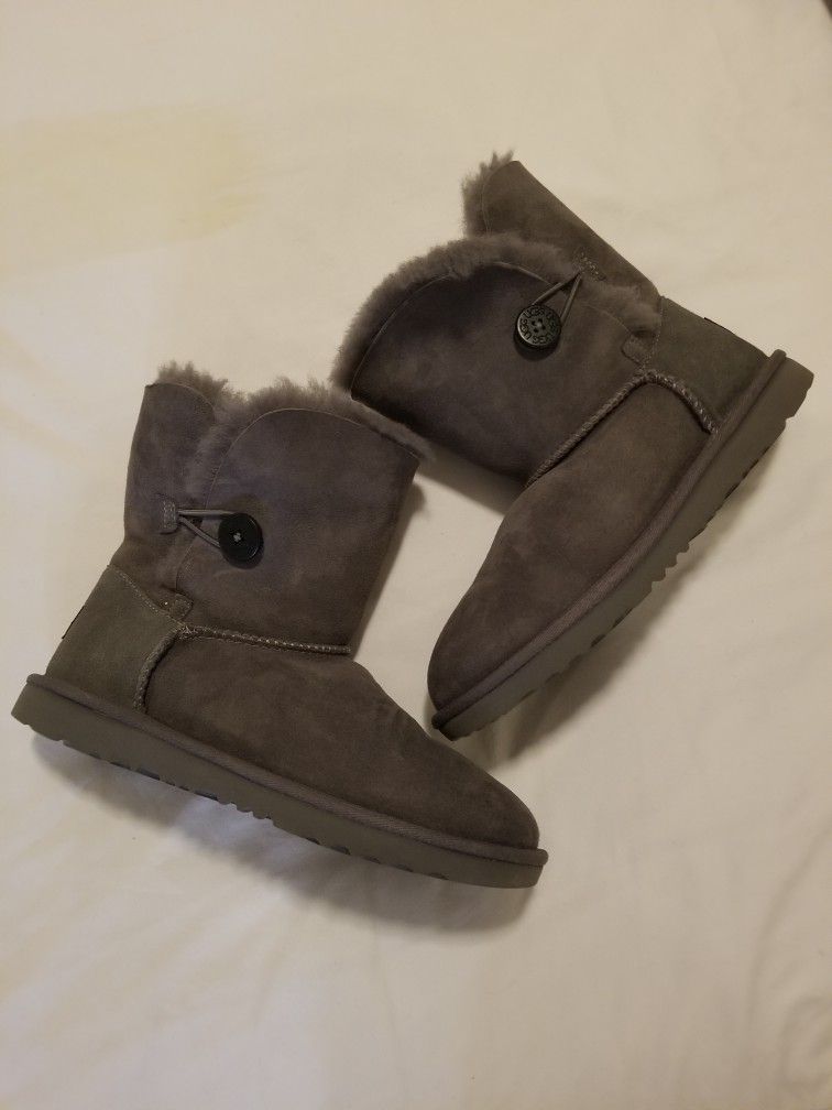 Brand New Gray UGG Women's Mini Baily Button Boots Size 5