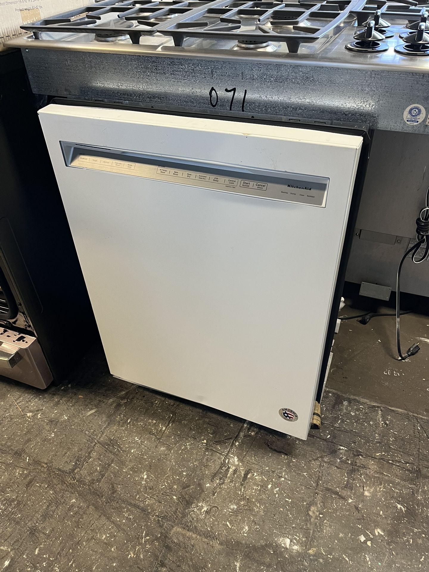 NEW WHITE KITCHEN AID DISHWASHER WITH 3RD RACK