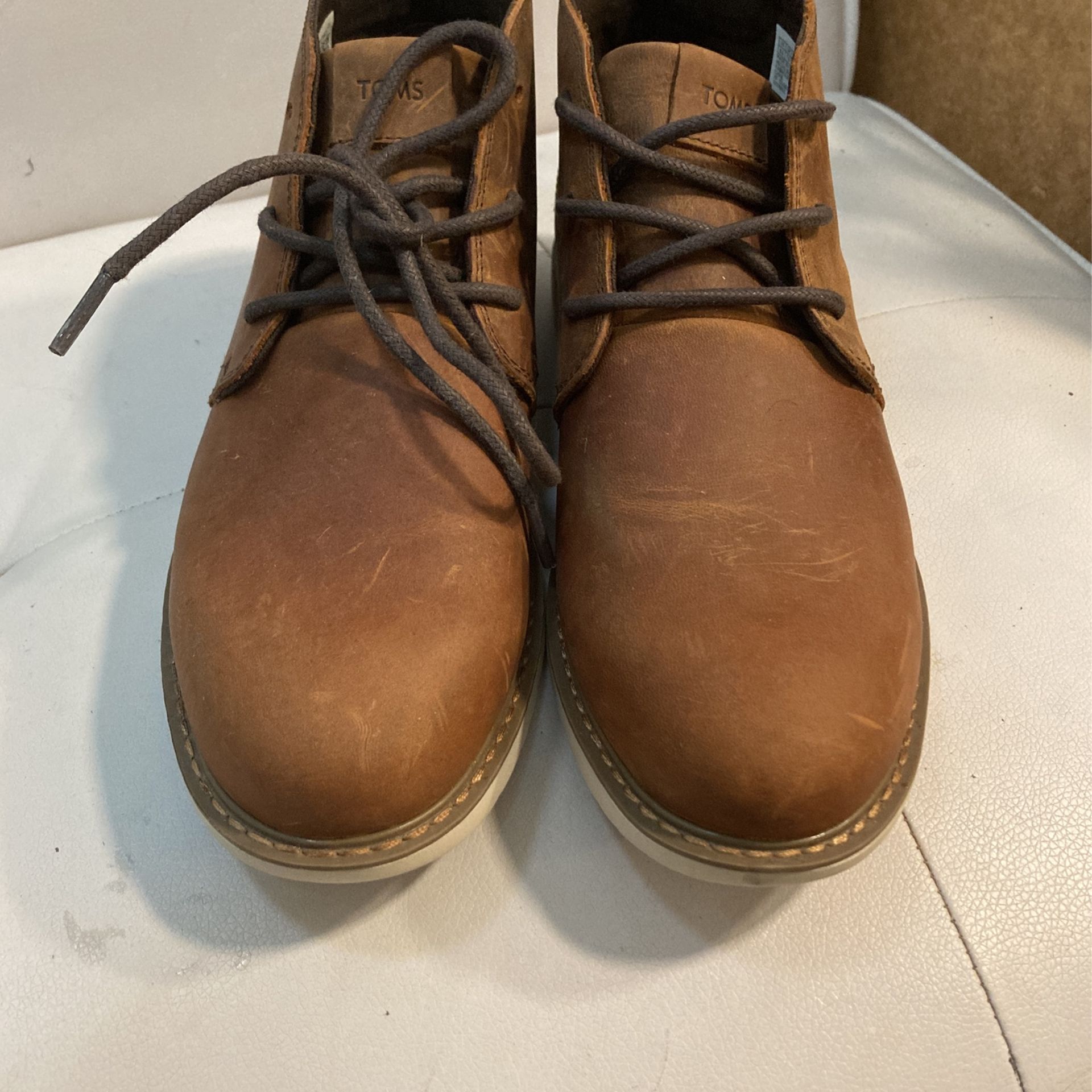 TOMS MENS LEATHER Brown 8 1/2 SHOES