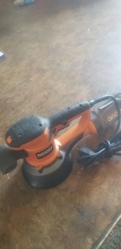RIDGID 4AMP 6INCH VARIABLE SPEED ORBITAL SANDER W/AIRGUARD TECHNOLOGY 