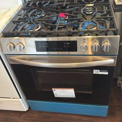 Frigidaire Gas Range 🔥🔥