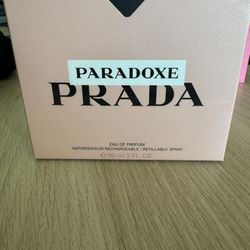 prada paradoxe perfurm