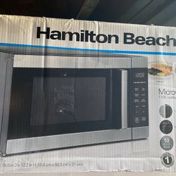 Hamilton Beach 1.6 Cu ft Sensor Cook Countertop Microwave Oven in Stainless Steel