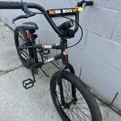 SE bronco 20” bike