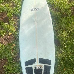 Surfboard 6’3