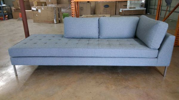 New Blue Dot Paramount Daybed Oatmeal 1 900 Retail Please New Blue Dot Paramount Daybed Oatmeal 1 900 Retail Please Read Description