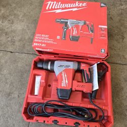 Milwaukee Rotary Hammer 
