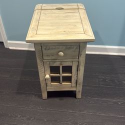 Electricity Enabled Side Table (Porch Pickup) 
