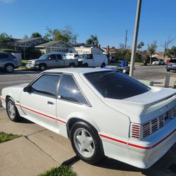 1990 Ford Mustang