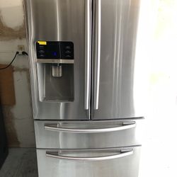 Samsung French Door Refrigerator Good Condition 32 inches 