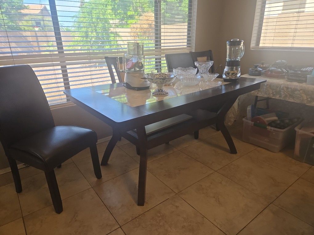Dining Room Table With 4 Chairs