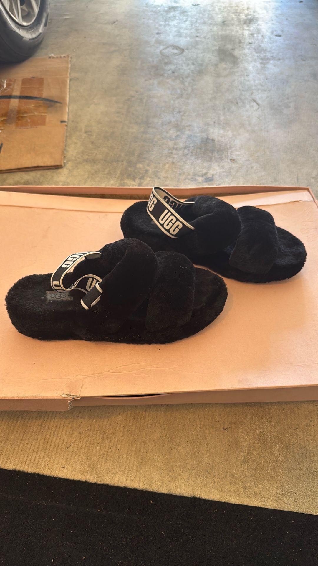 Ugg Fluffy Slides Size 9