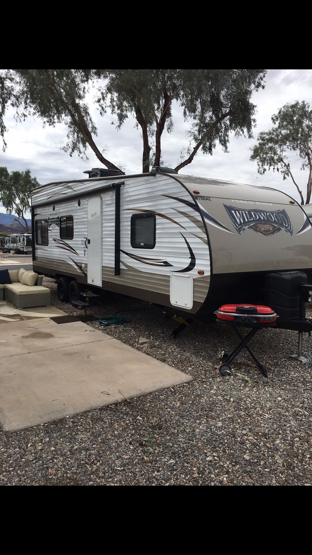 2018 Forest River 25’ toy hauler trailer