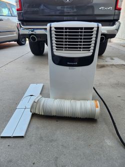Like New Portable Ac With Hose/ Window Kit/ blows ice cold air fast/ can test before buying