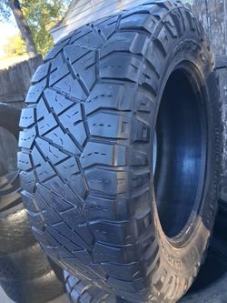 NITTO 35X12.50 R20 LT SET COMPLETO DE 4 LLANTAS USADAS 