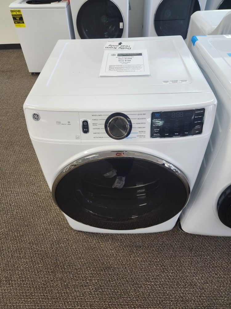 7.8 cu.ft. Smart Front Load Electric Dryer in White with Steam and Sanitize