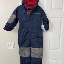 Boys Sz 5, New Ixtreme Outfitters Heavy Winter Snowsuit Located In Weston