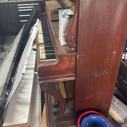 Free Piano From 1900
