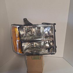 GMC SIERRA  2007/2013 RH  Headlight 