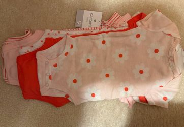 Carter’s (5) pack of onesies -  new