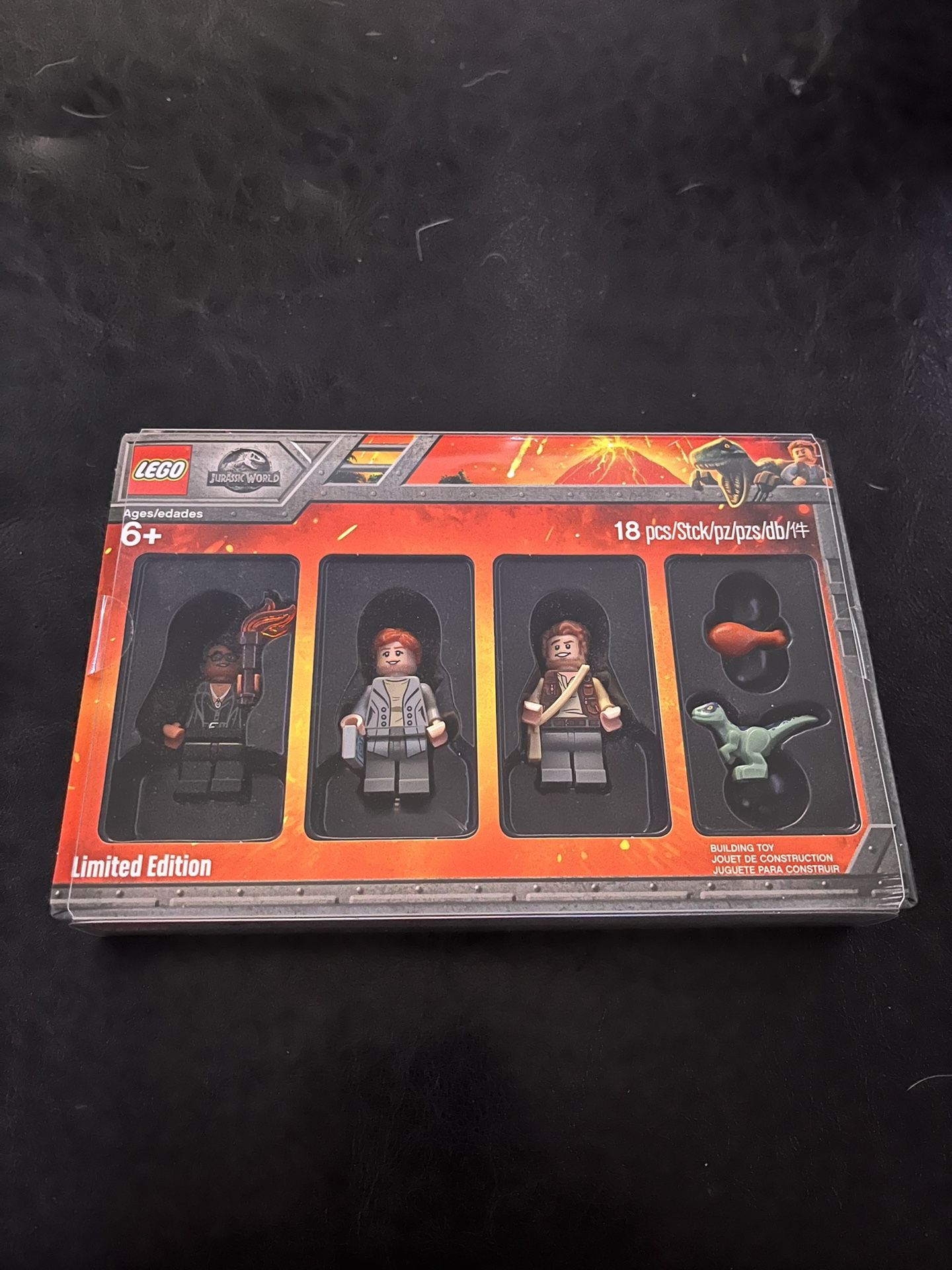 Lego Jurassic Park - ToysRUs Limited edition Minifigures - Brand New