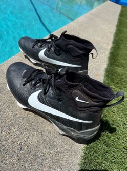 Nike Alpha Huarache NXT Mid Metal Baseball Cleats — Black  PICK UP ANYTIME  Size: 10.5 Lightly Used