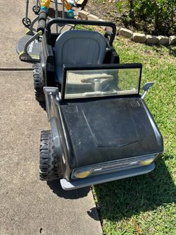 Toy car (battery not included)