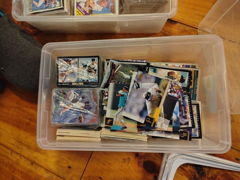 Lot Of Thousands Of Baseball Cards, Unsorted