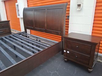 King Sz Bd St With mirr good condition