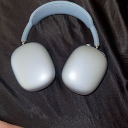 Apple AirPod Maxs