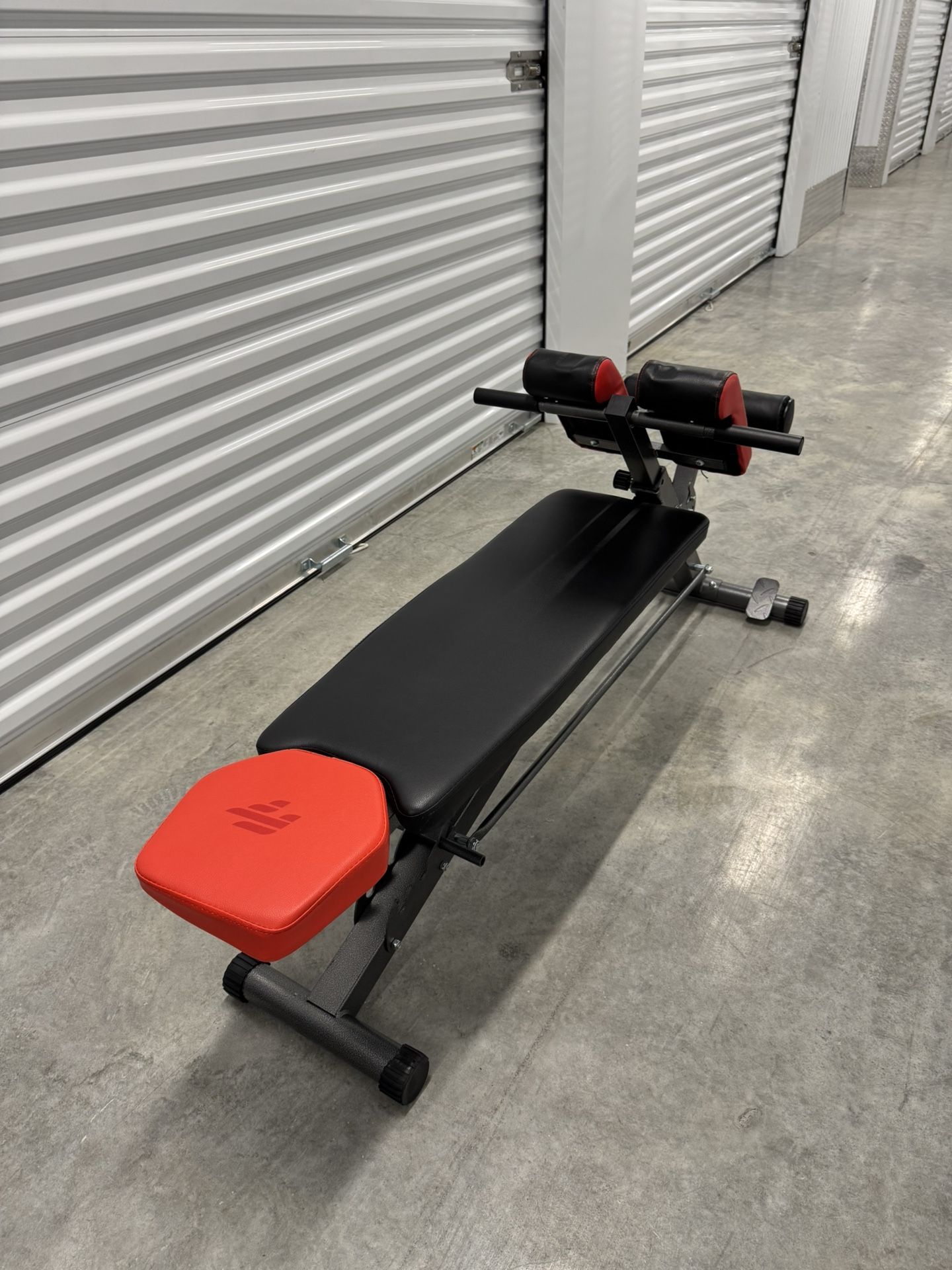 MULTI-FUNCTIONAL ADJUSTABLE WEIGHT BENCH