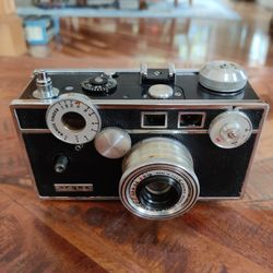 Argus C3 Standard Rangefinder Film Camera-Cintar 50mm Lens-Leather Case-Brick