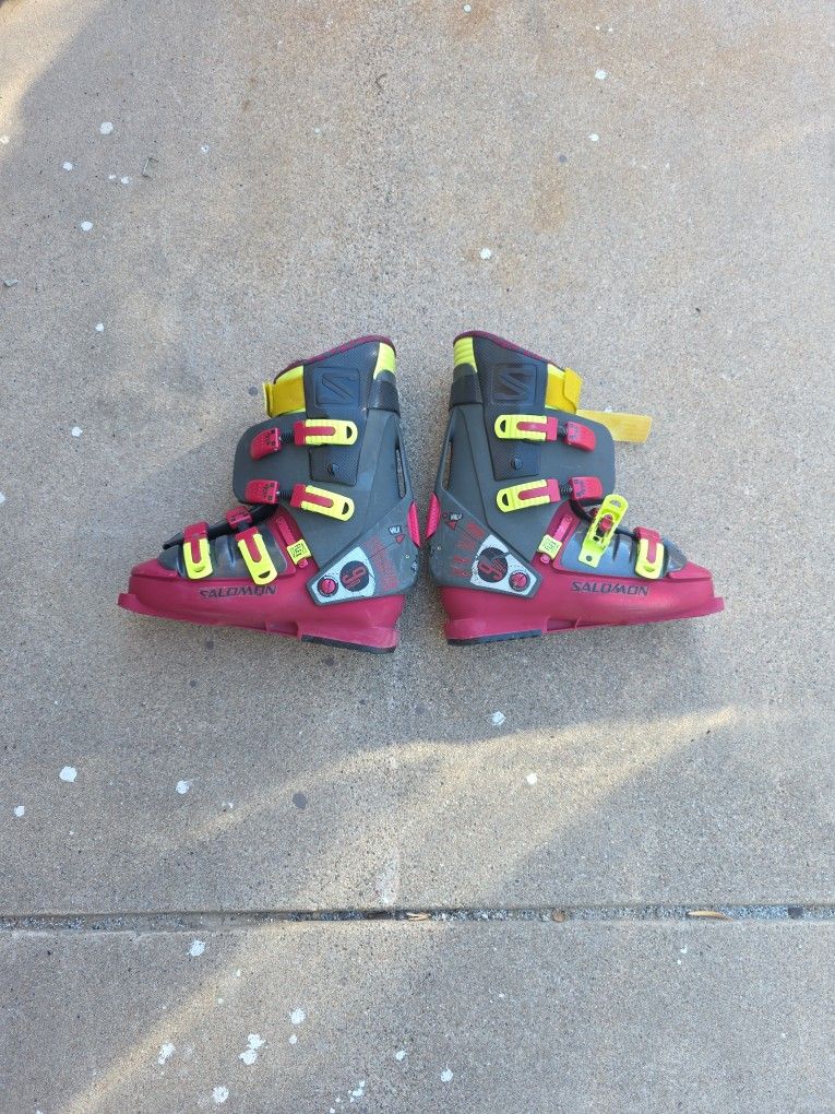 Salomon 9.0 Evolution Women's Ski Boots & Accessories