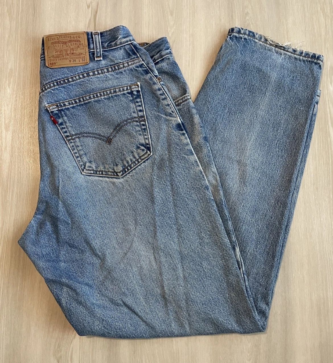 Vintage Levis 560 Jeans Loose Fit Tapered Leg Medium Wash 34x32 2002