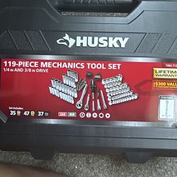 Brand New, 119-piece Husky Tool Set 