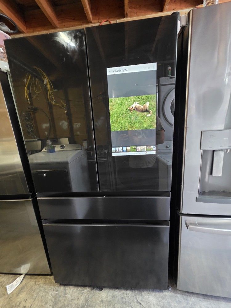 REFRIGERATOR SAMSUNG 4 DOOR BLACK STAINLESS FAMILY HOP