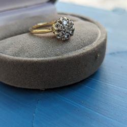 Beautiful Sunflower Diamond Ring 14Kt