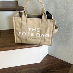 Marc Jacobs Small Tote Bag/purse 