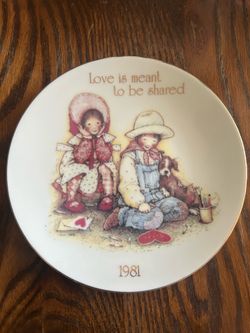 Vintage 1981 Holly Hobbie "Love is Meant to be Shared"